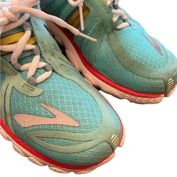 Brooks Pure Cadence Limited Running Shoes - Picture 8 of 12